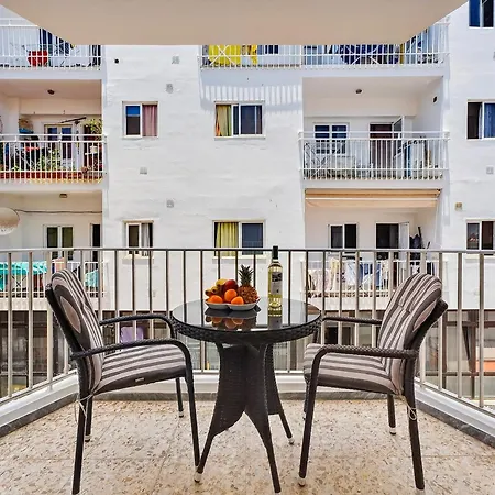 Azureterrace Newlyrenovated 2ndfloor Loscristianos شقة