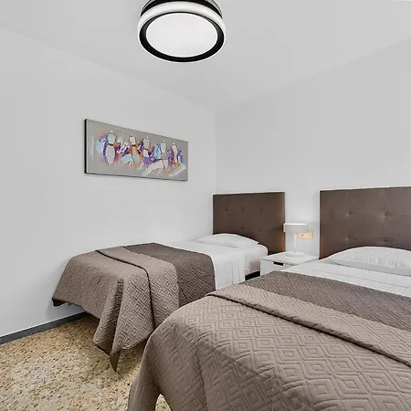 Azureterrace Newlyrenovated 2ndfloor Loscristianos * أرونا